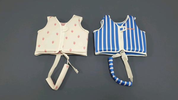 어린이용 물놀이기구 Kids Swim Vest 2-3 Strawberry Sunshine, Float Vest 2-3 Tino the Tiger Blue